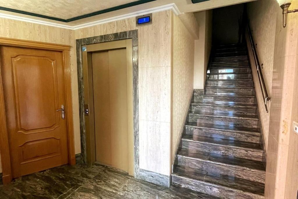 Appartamento Apartamento Coruna 400 Metros De La Playa La Coruña Esterno foto