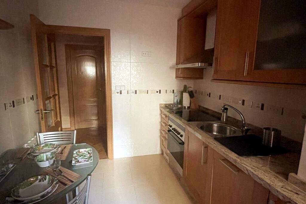 Appartamento Apartamento Coruna 400 Metros De La Playa La Coruña Esterno foto