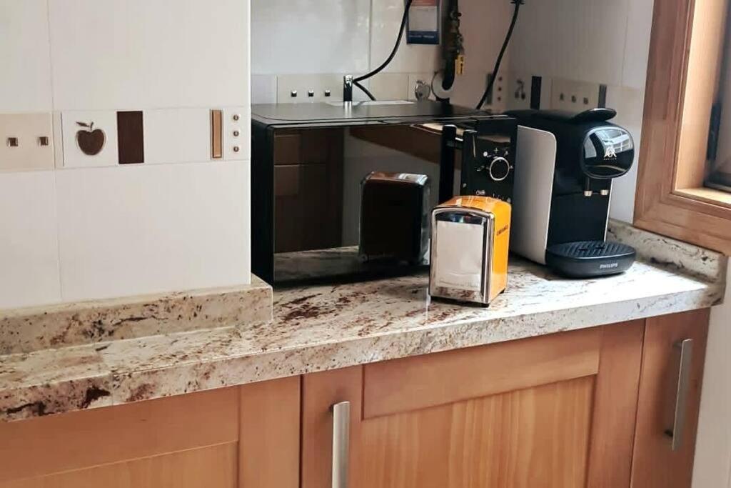 Appartamento Apartamento Coruna 400 Metros De La Playa La Coruña Esterno foto